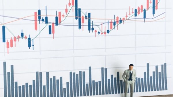 コンサルタントを目指す人必見！データドリブン思考で説得力と成果を最大化する方法